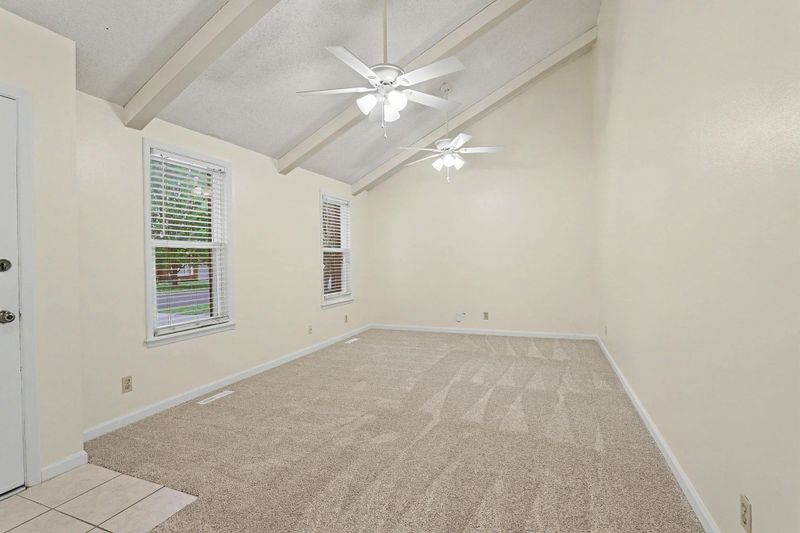 310 Valleyview Ct, Andover, KS 67002