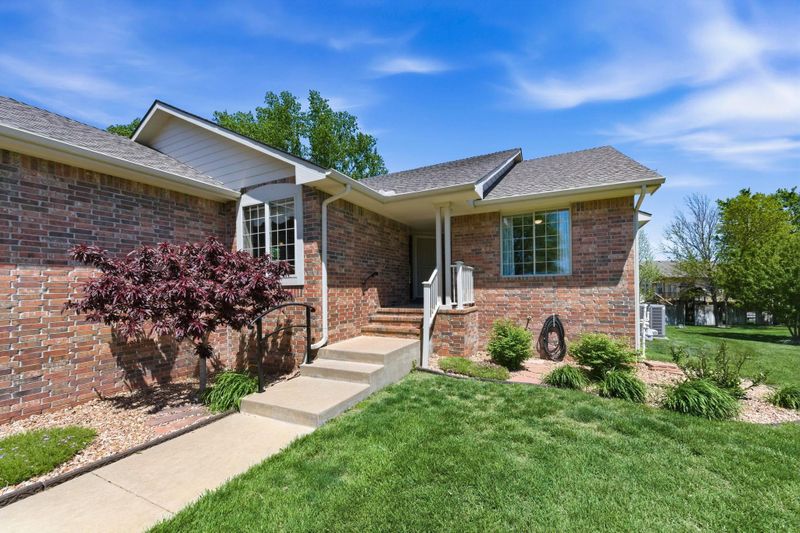 237 S Maple Dunes Ct, Wichita, KS 67235