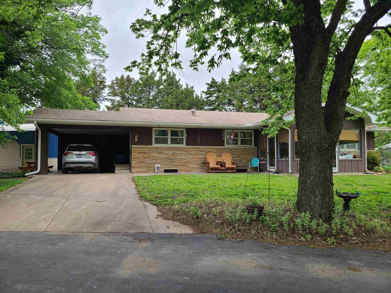 509 N Greenwood, Severy, KS 67137