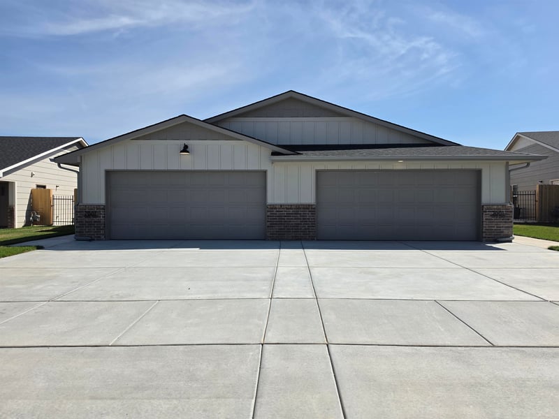 2881 S Cedar Crest Ct Unit 200, Wichita, KS 67215