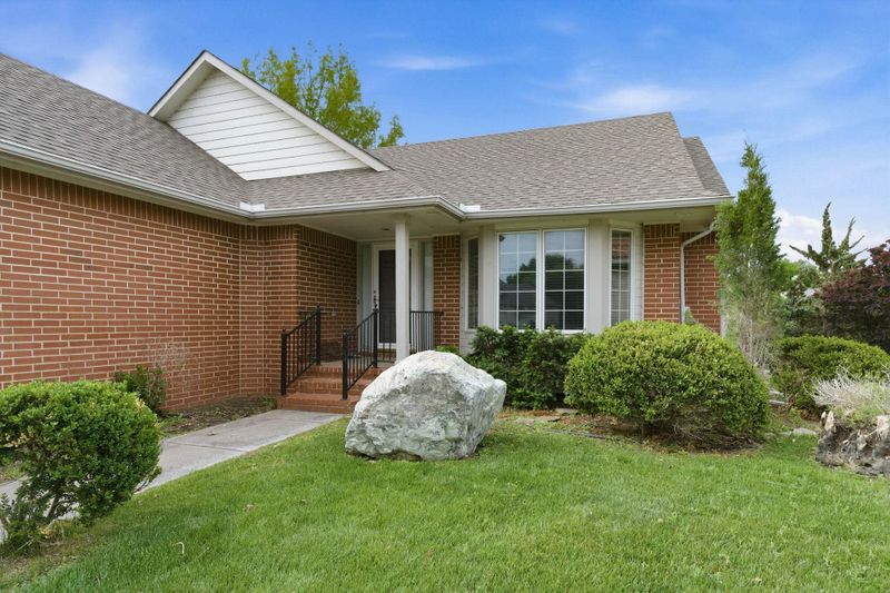 5033 N Harborside Ct, Wichita, KS 67204