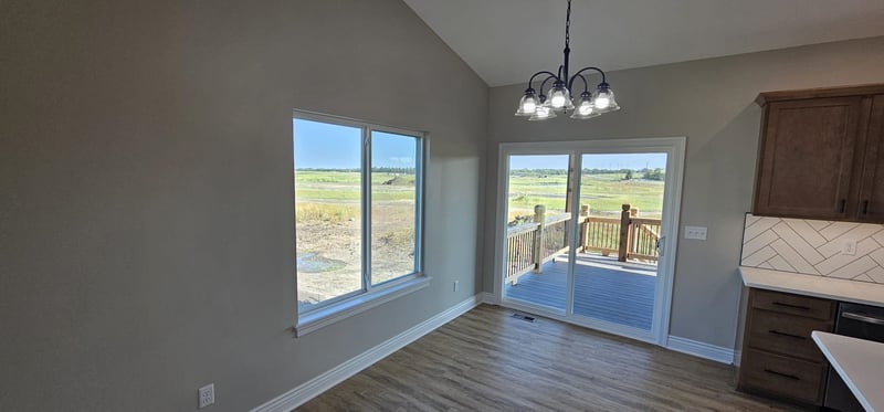 1620 E Midway Ct, Valley Center, KS 67147