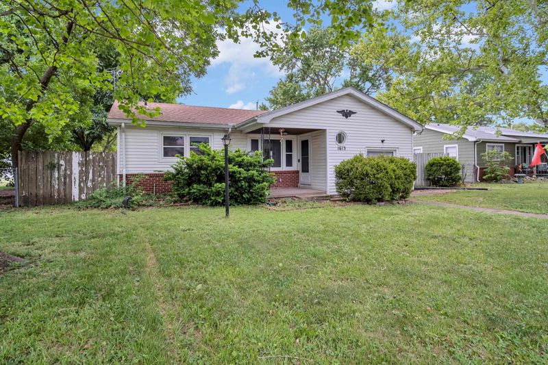 1613 E 10th, Newton, KS 67114