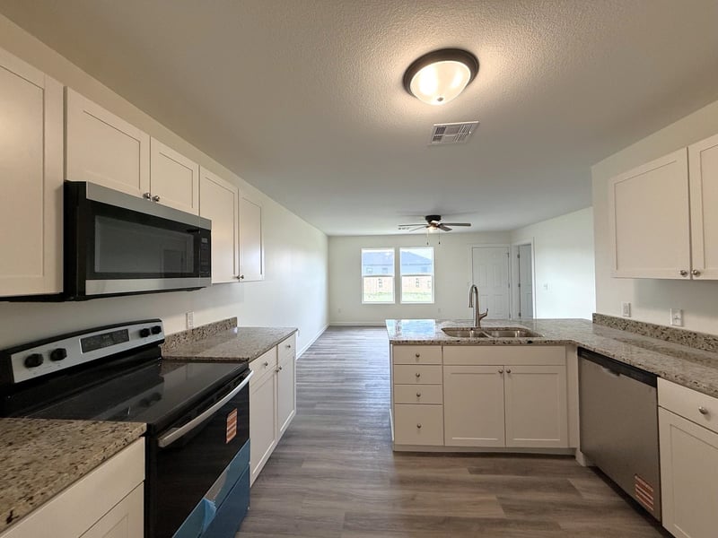 1228 Fountain Dr, Salina, KS 67401