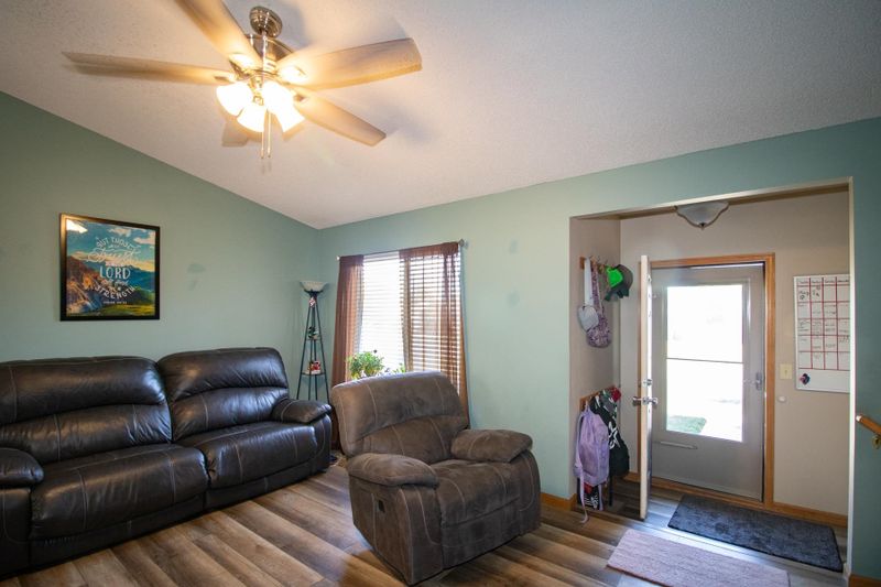 2212 E Carriage Dr, Derby, KS 67037