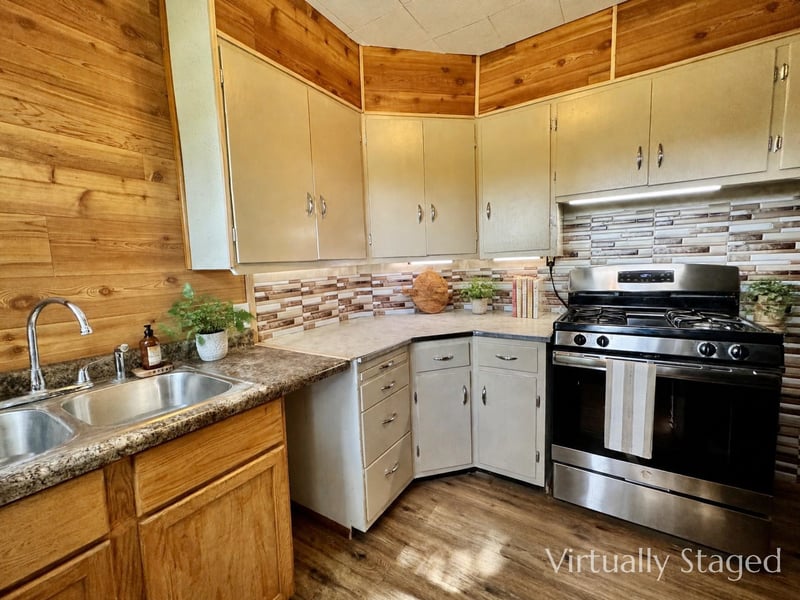 617 N Washington St, Belle Plaine, KS 67013