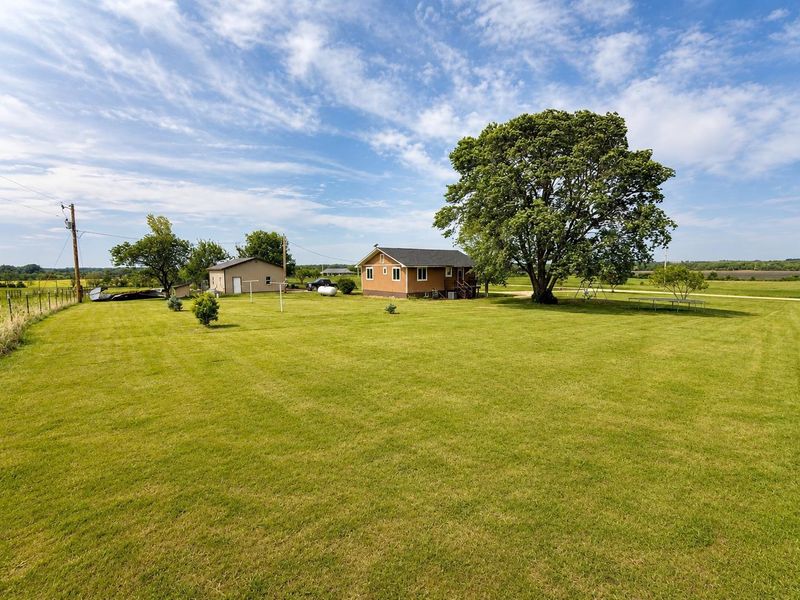 5736 118th Rd, Delia, KS 66418
