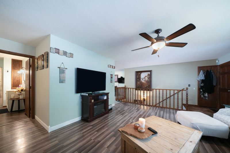 927 E 43rd Ave, Wichita, KS 67216