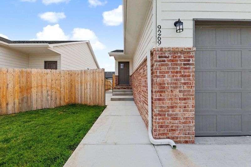 9269 E Fox Pointe, Bel Aire, KS 67226