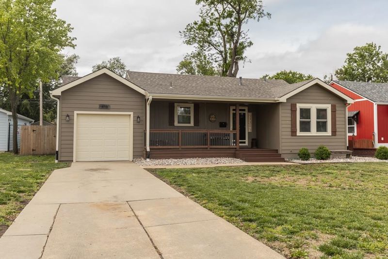 416 E Claflin Ave, Salina, KS 67401