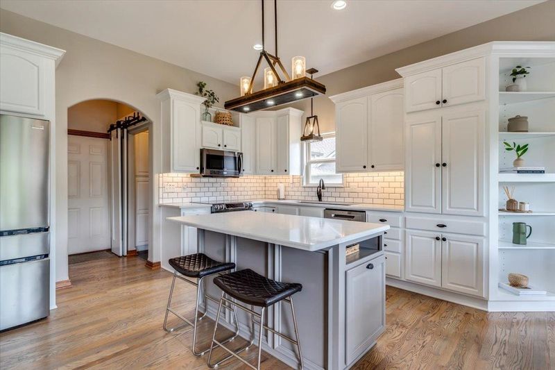 614 W Douglas Ave, Andover, KS 67002