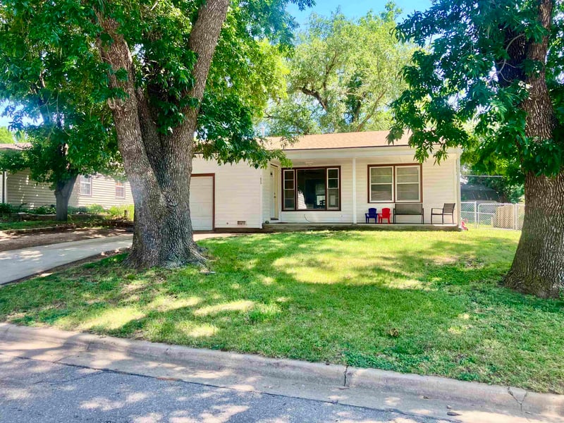1629 E Gary St, Park City, KS 67219