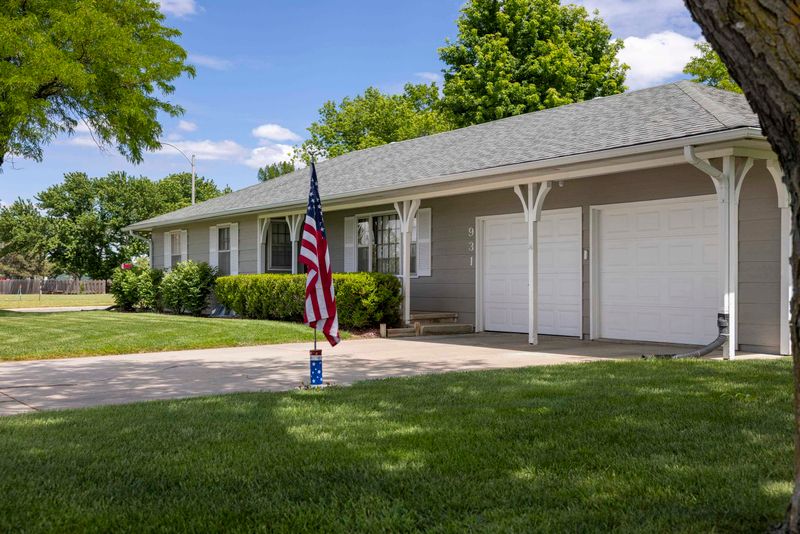 931 Trinity Dr, Newton, KS 67114