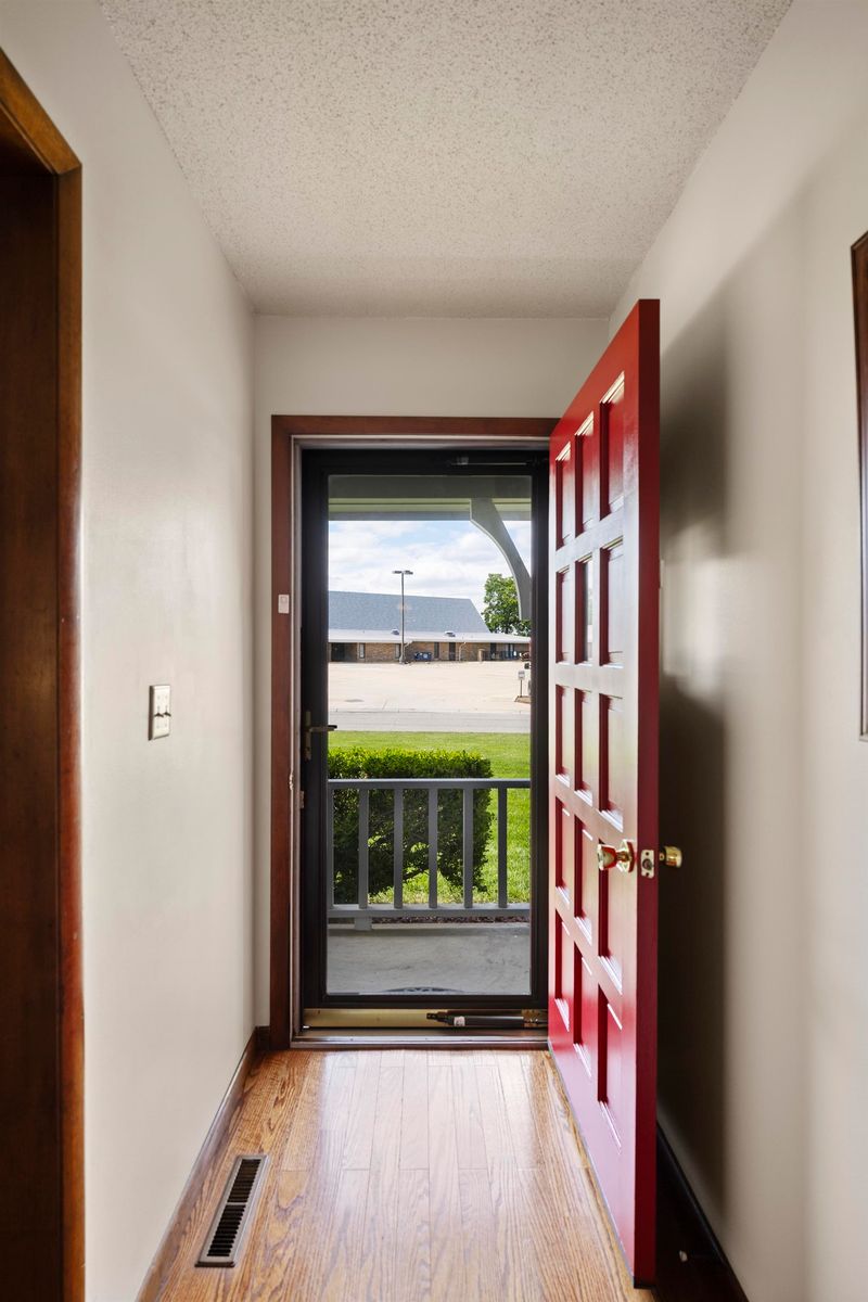 931 Trinity Dr, Newton, KS 67114