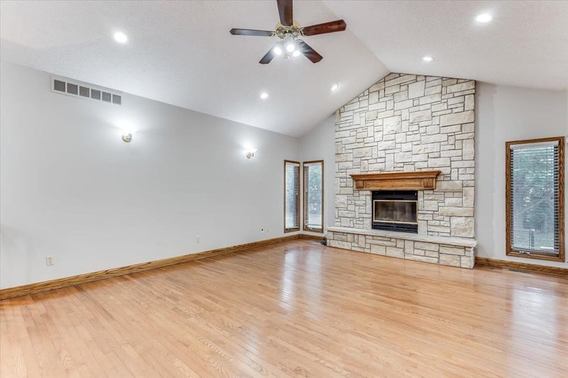 321 Chisholm Rd, Inman, KS 67546