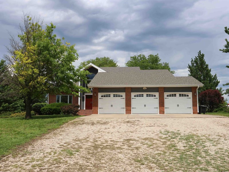 1713 Ottawa Rd, Salina, KS 67401