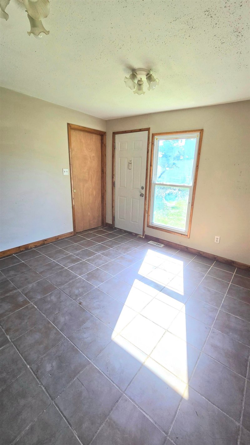 319 N Sheridan St, Minneapolis, KS 67467