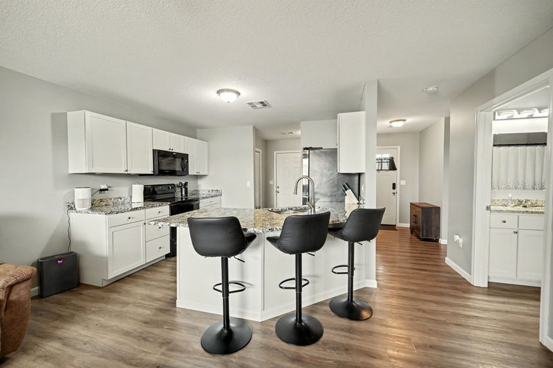 1106 Harbor Dr, Salina, KS 67401