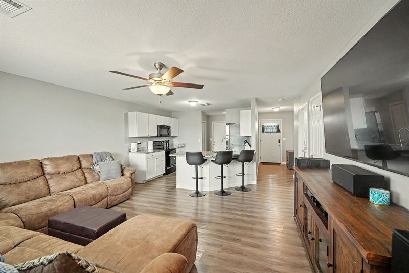 1106 Harbor Dr, Salina, KS 67401