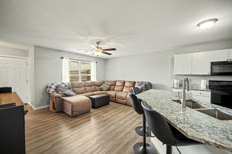 1106 Harbor Dr, Salina, KS 67401
