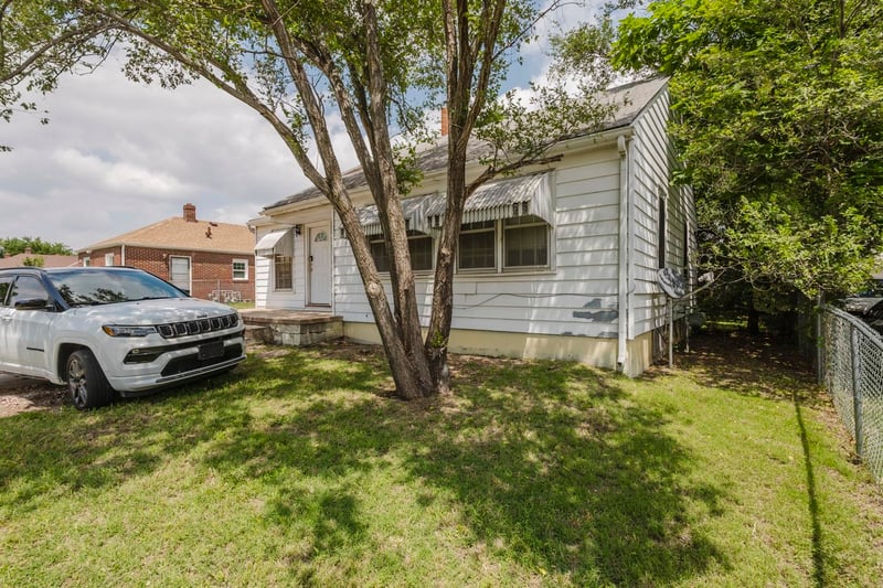 808 N Oliver Ave, Wichita, KS 67208
