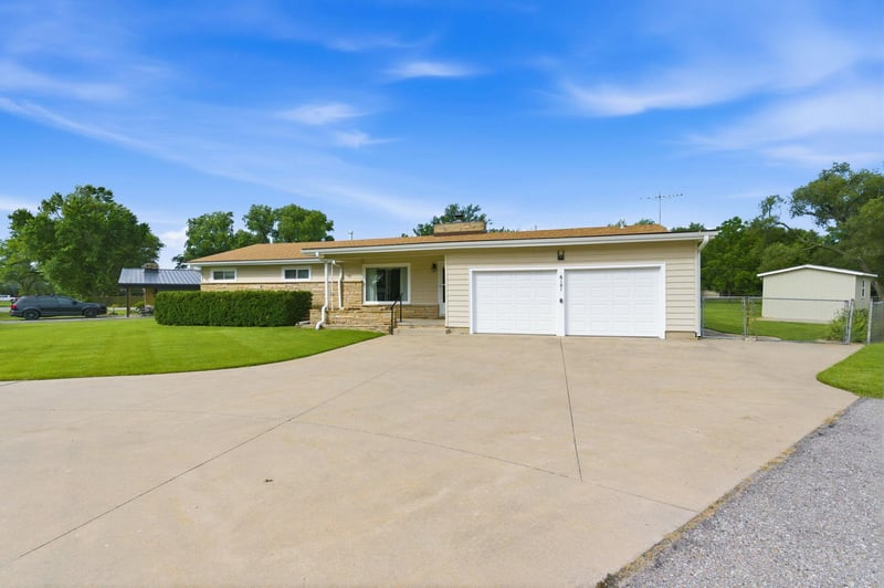 6101 S Ellis, Wichita, KS 67216