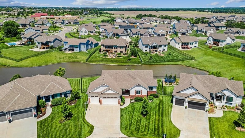 2407 N Lakeside Cir, Andover, KS 67002
