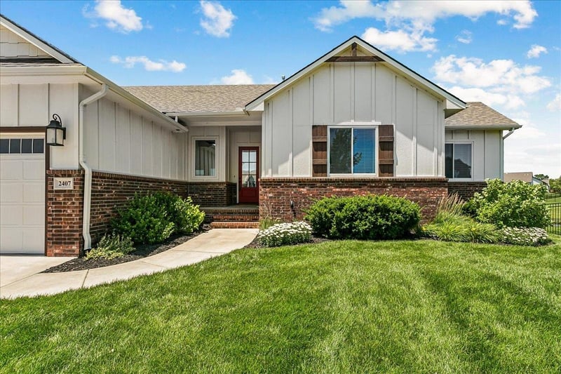 2407 N Lakeside Cir, Andover, KS 67002