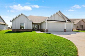 12069 E Pepperwood St, Wichita, KS 67226