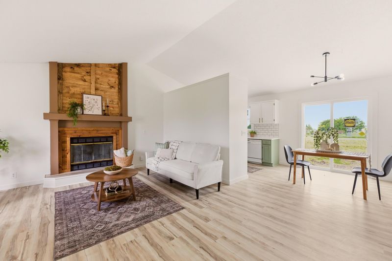 8743 Ross, Valley Center, KS 67147