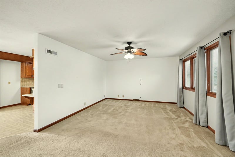 2311 Applewood Ln, Salina, KS 67401