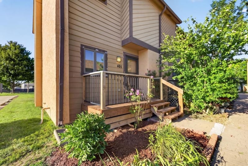 2405 S Capri #401, Wichita, KS 67210