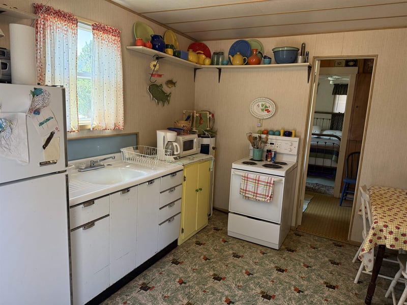 250 NE Hummingbird, Medicine Lodge, KS 67104