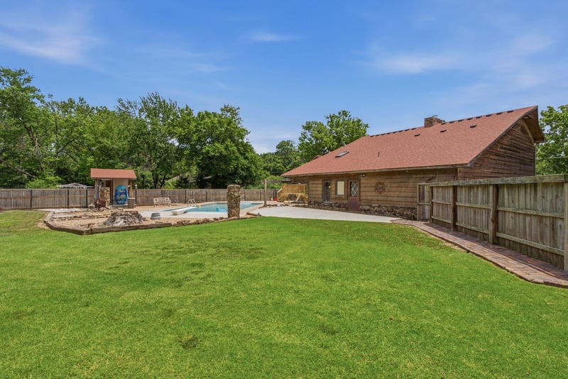 416 W North St, Leon, KS 67074