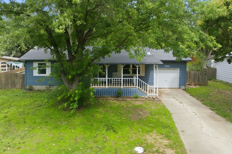 642 N Edgemoor Dr, Buhler, KS 67522