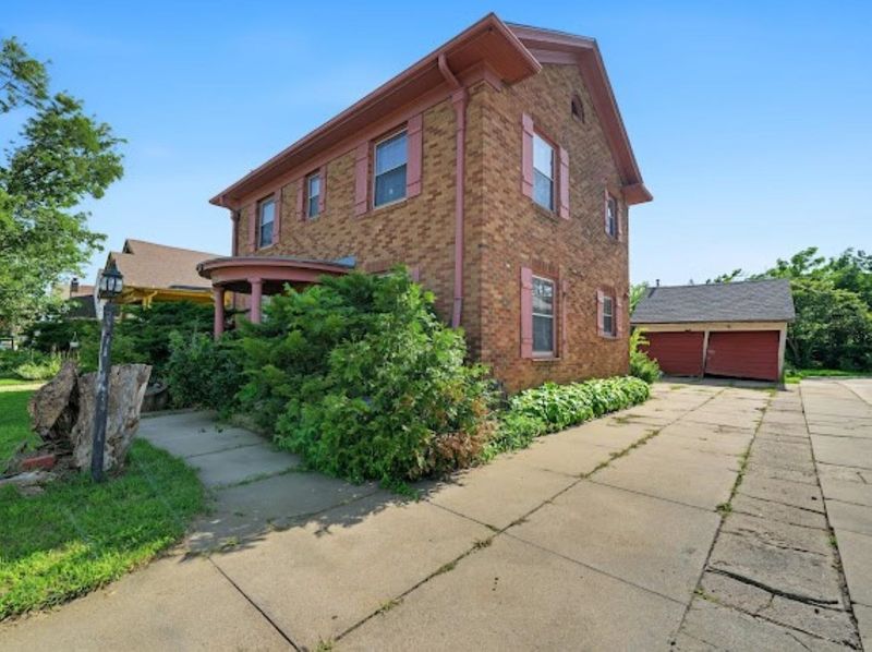916 S 9th St, Salina, KS 67401