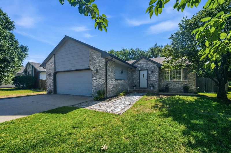 1006 N Park Rd, Rose Hill, KS 67133