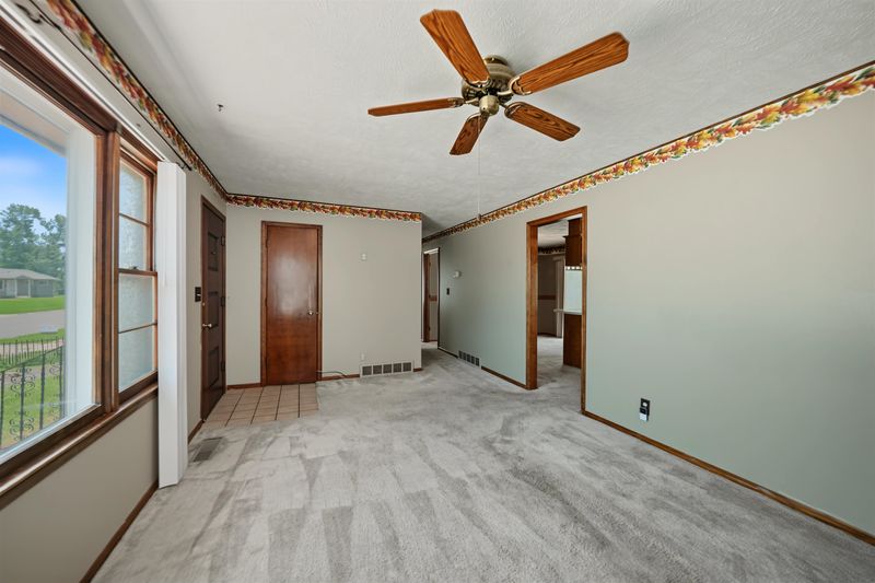 1614 Beach St, Salina, KS 67401