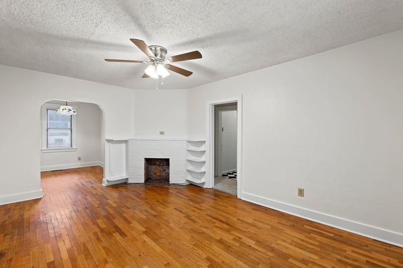 615 S Broadview Ave, Wichita, KS 67218