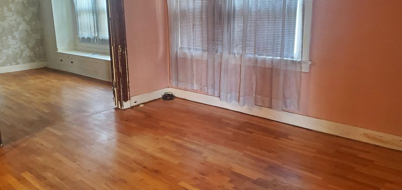 129 E Beloit, Salina, KS 67401