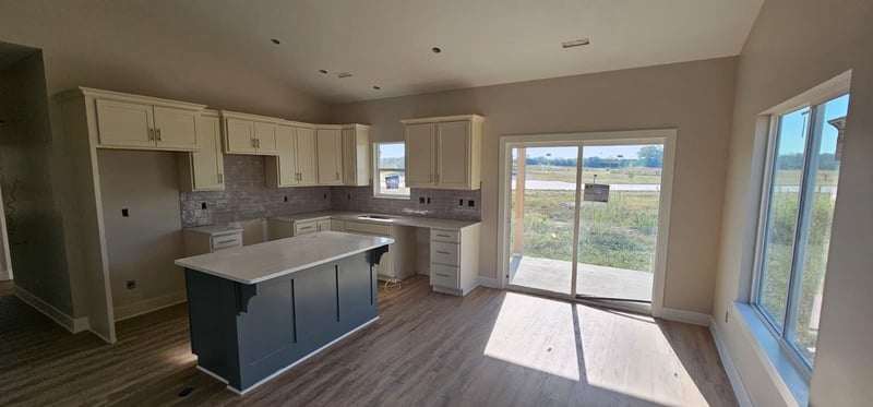 1629 Midway Ct, Valley Center, KS 67147