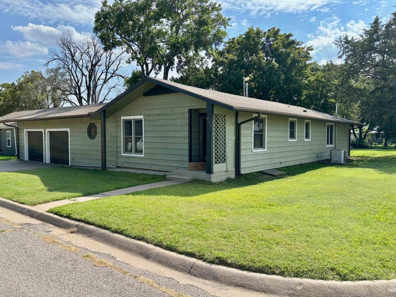 321 N Pine St, Argonia, KS 67004