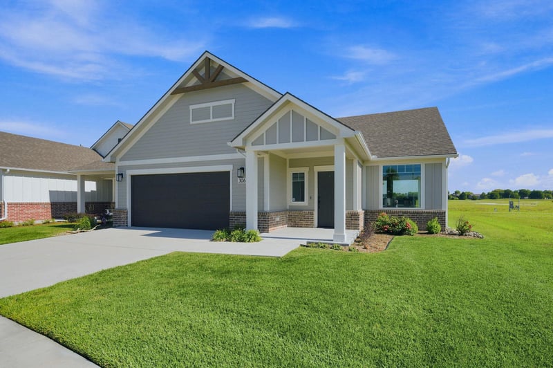 306 W Boxthorn Dr, Andover, KS 67002