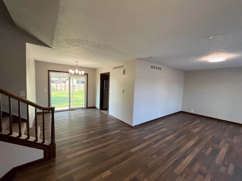 717 E Magnolia Rd, Salina, KS 67401