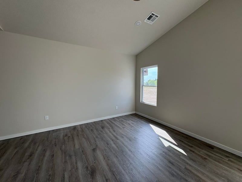 5705 Plumthicket St, Bel Aire, KS 67226