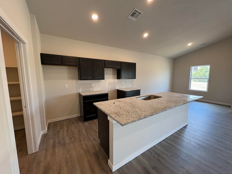 5713 Plumthicket St, Bel Aire, KS 67226