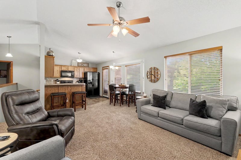 843 E Winding Lane St, Derby, KS 67037