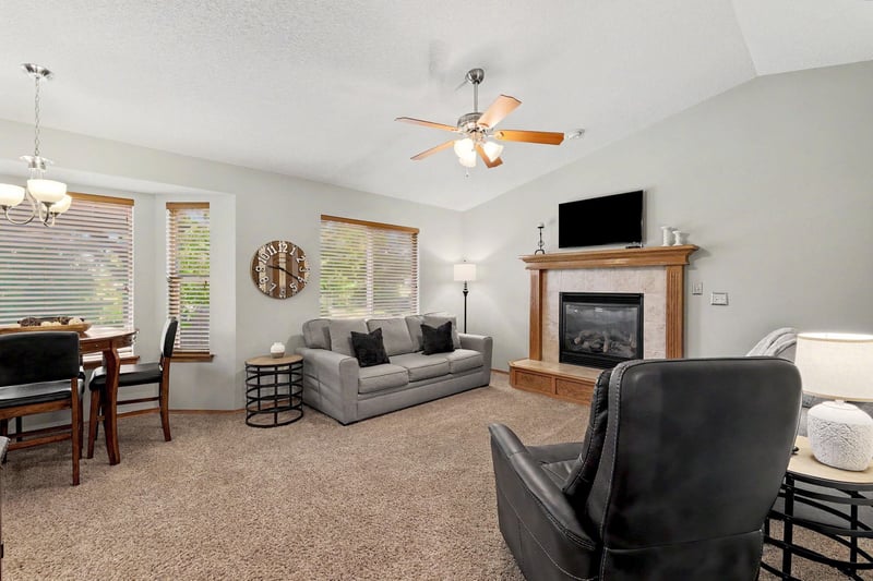 843 E Winding Lane St, Derby, KS 67037