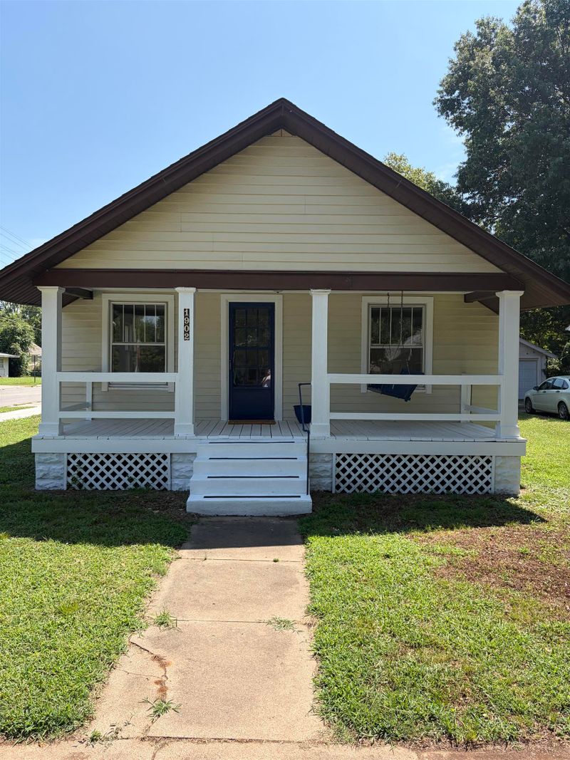 1902 Loomis, Winfield, KS 67156