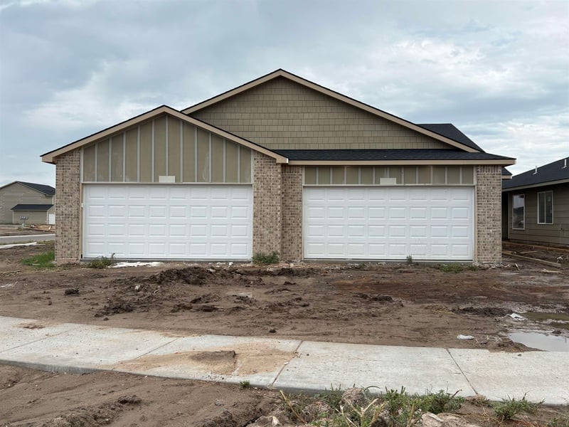 2904 S Denene St Units 100 & 200, Wichita, KS 67215